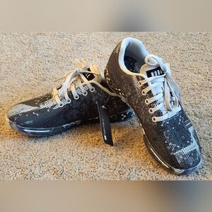 NWT Women's size 7.5 NoBull glitch athletic shoes